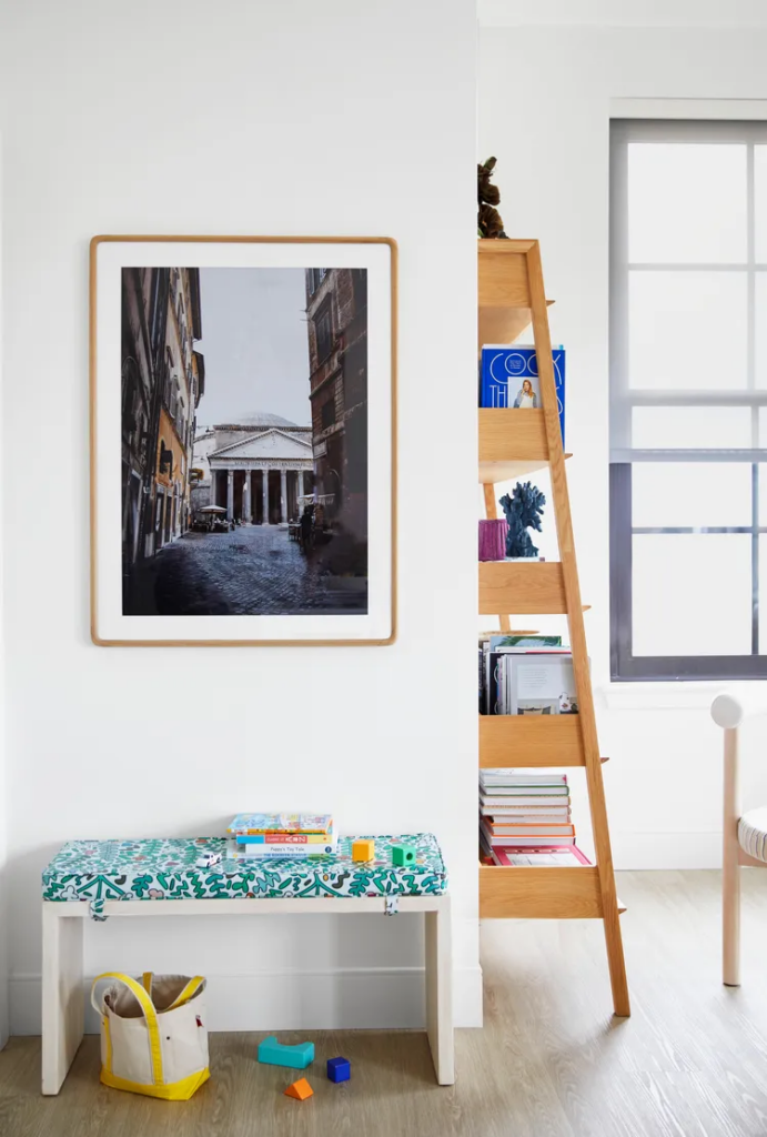 Os truques de uma designer para transformar um apartamento__